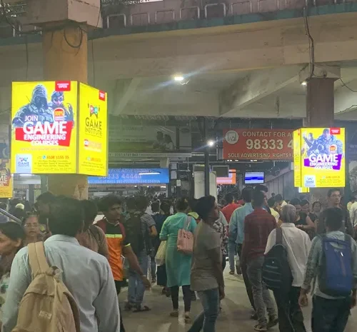  Lit Pillar Boards at Thane Station