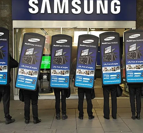  Look Walker Advertising Samsung